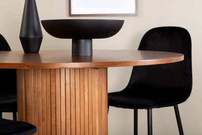 Venture Home Bianca & Polar Runt Matbord ⌀110 Valnöt + 4 st Matstolar Svart