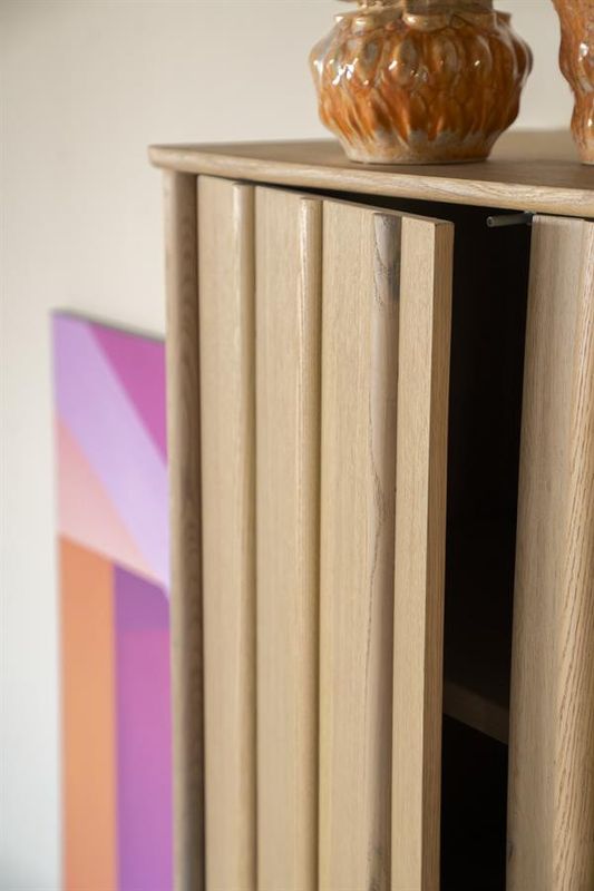 Eleonora Skåp Jake - Naturlig träfinish