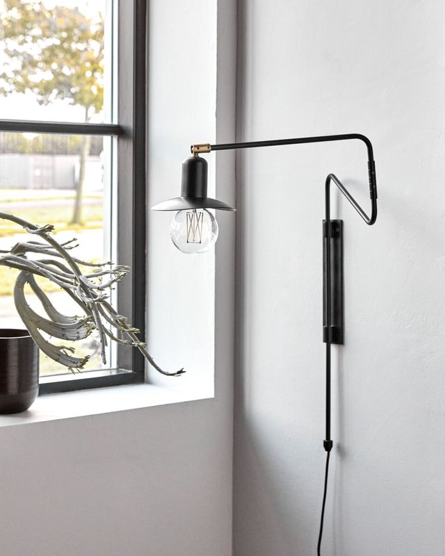 House Doctor Swing Vägglampa Svart
