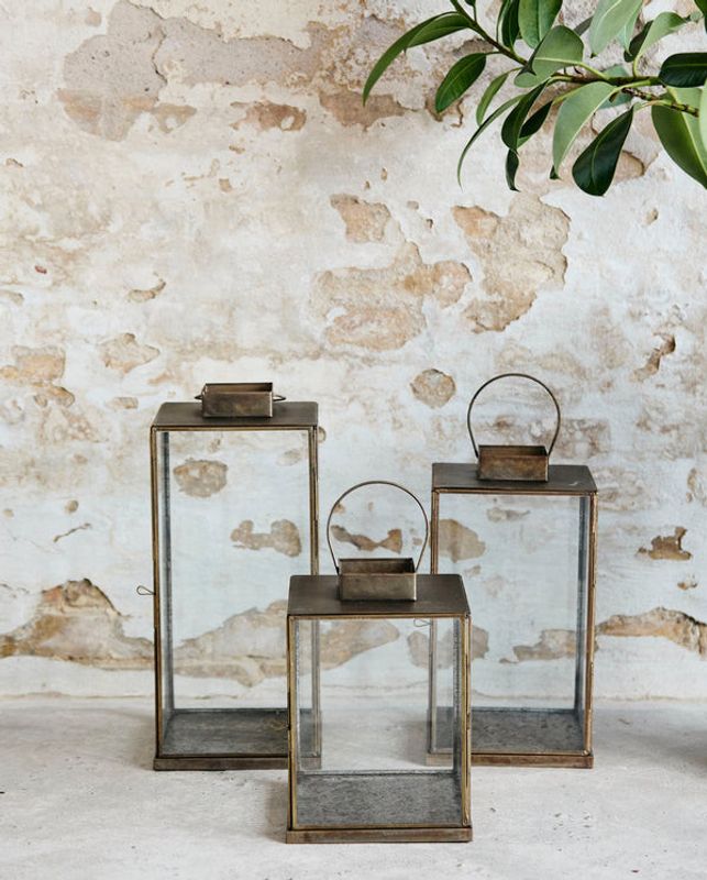 Nordal ANTIQUE Lykta med platt topp, L - gyllene yta