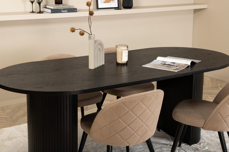 Venture Home Bianca & Velvet Ovalt Matbord 200 x 90 Svart + 4 st Matstolar Beige