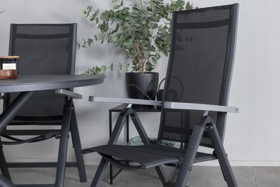 Venture Home Alma & Albany Runt Matbord ⌀120 Svart + 4 st Positionsstolar Svart
