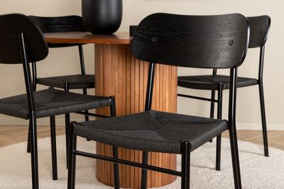 Venture Home Bianca & Polly Runt Matbord ⌀110 Valnöt + 4 st Matstolar Svart