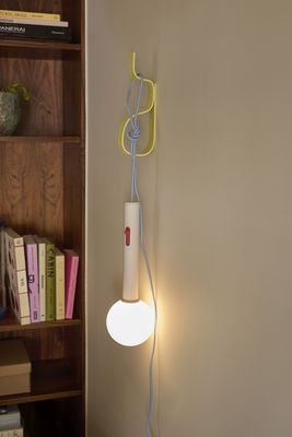 Hübsch Talk Vägglampa Ljusgrå