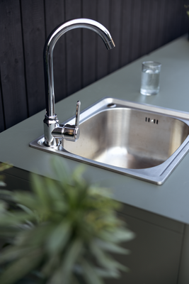 Brafab Kelia utekök med vask och kran Nordic Green