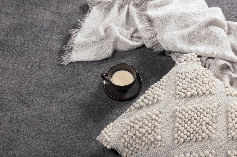 Venture Home Ulla Rund Matta i Mörkgrå Ull