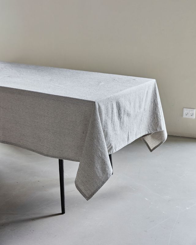 House Doctor Block Bordsduk Sand/Svart