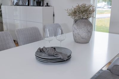 Venture Home Plaza & Polar 6 st Matstolar Grå + Rektangulärt Matbord 180 x 90 Vit