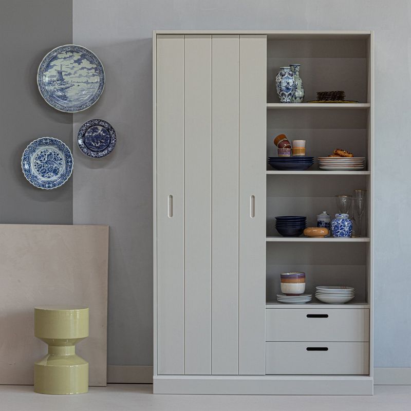 WOOOD Mila Skjutdörrsskåp i Grått Furu