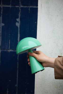 Hübsch Mush Bärbar bordslampa Grön ø15xh20cm