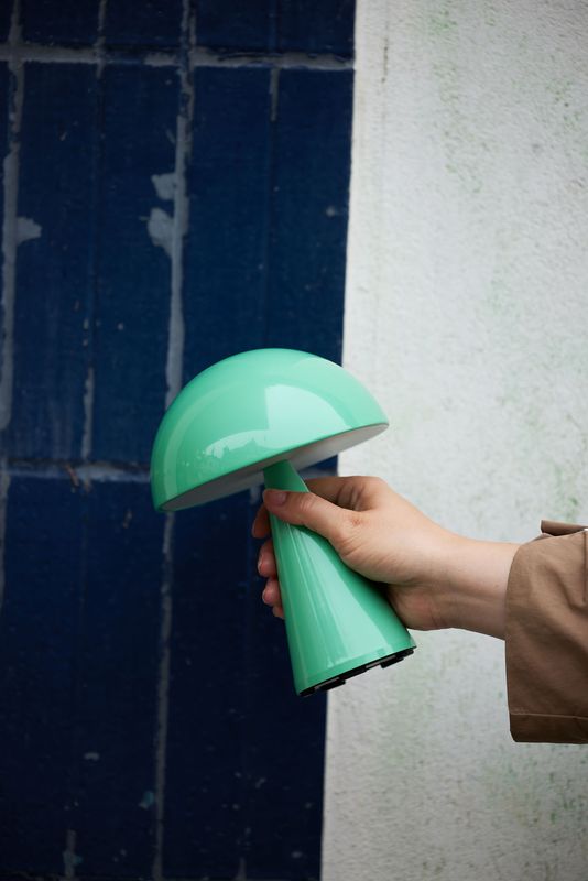 Hübsch Mush Bärbar bordslampa Grön ø15xh20cm
