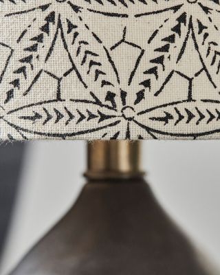 House Doctor Flores Bordslampa Svart