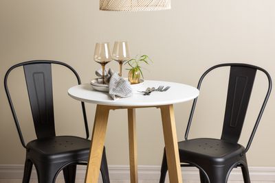 Venture Home Tempe & Leonora Matstolar 2 st Svart + Runt Matbord ⌀65 Vit