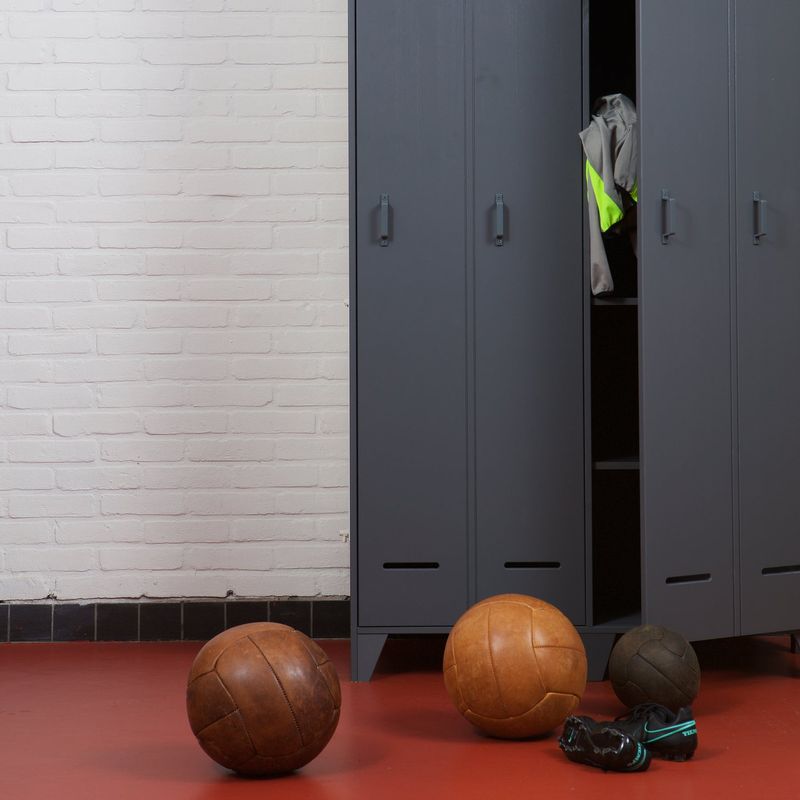 WOOOD STIJN HÖG 2-DÖRRS LÅDSKÅP Stål [FSC]