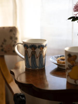 Design House Stockholm Elsa Beskow Mugg Cornflower 40 cl med öra