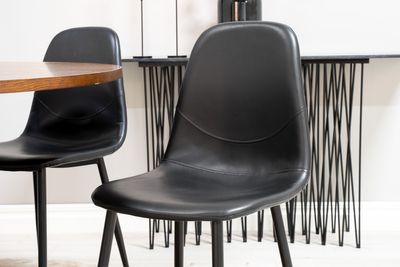 Venture Home Copenhagen & Polar Runt Matbord ⌀140 Brun + 6 st Matstolar Svart