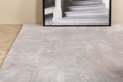 Venture Home Nina Matta i Silkeslen Polyester