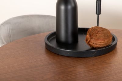 Venture Home Berit & Bianca 4 st Matstolar Grå + Runt Matbord ⌀110 Valnöt