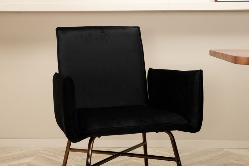 Venture Home Petra & Uno 4 st Matstolar Svart + Rektangulärt Matbord 200 x 90 Natur