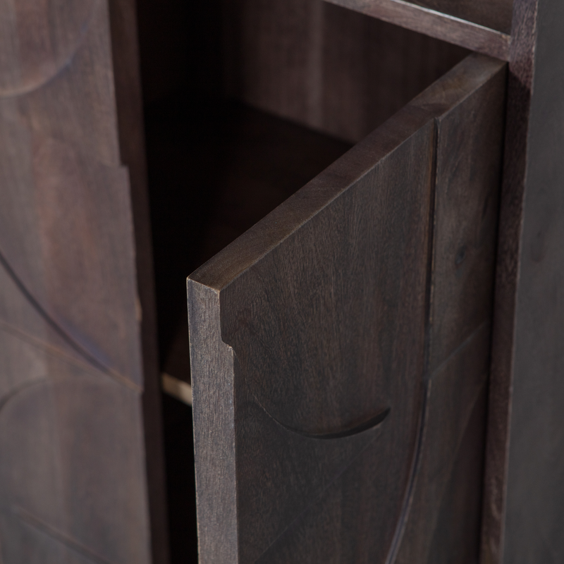 WOOOD DRAW 4-Dörrars Förvaringsskåp med Öppet Fack i Mango Valnöt