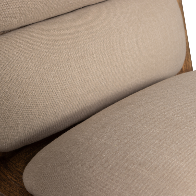 WOOOD Opulent Fåtölj i Bouclé och Trä