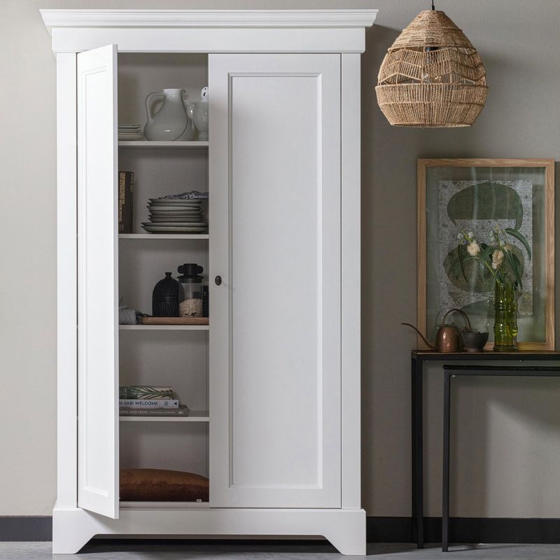 WOOOD Isabel Brocante Vitrinskåp i Vitmålad Furu