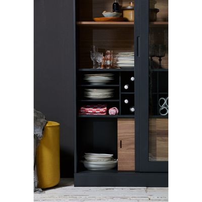 WOOOD James Vitrinskåp Svart/Valnöt [FSC]