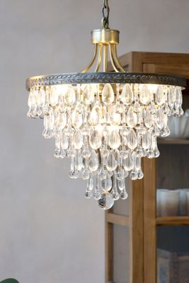 Chiq Antique Versailles Ljuskrona med droppformade glasprismor