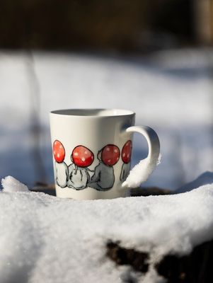 Design House Stockholm Elsa Beskow Mugg Children of the forest 40 cl med öra
