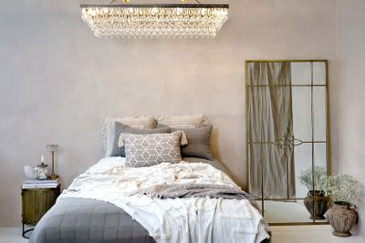 Chiq Antique Versailles Ljuskrona med droppformade glasprismor