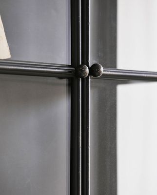 Nordal DOWNTOWN Väggskåp i Svart Järn och Glas