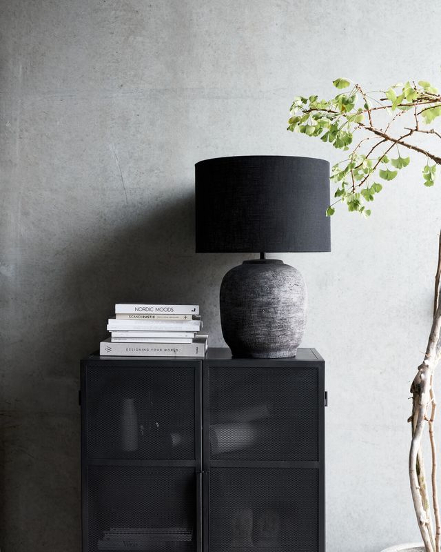 House Doctor Tahi Bordslampa inkl. lampskärm Svart