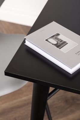 Venture Home Tempe Matbord