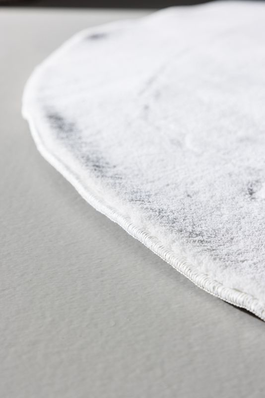 Venture Home Nixie Matta