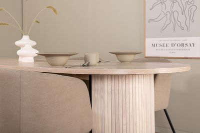 Venture Home Berit & Bianca 4 st Matstolar Beige + Ovalt Matbord 200 x 90 Vitputsad