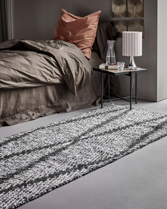 House Doctor Kin Matta Svart/Off-white