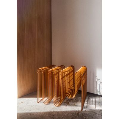 AYTM Curva Magasinholder Bärnsten 40.5x30.3 cm