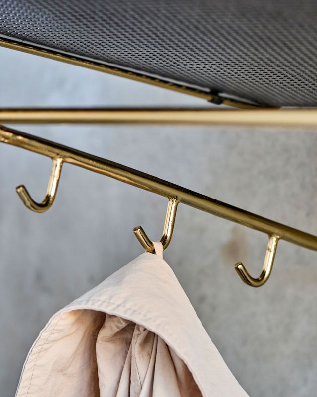 House Doctor Wally Hylla Antik Mässingsfärg Svart