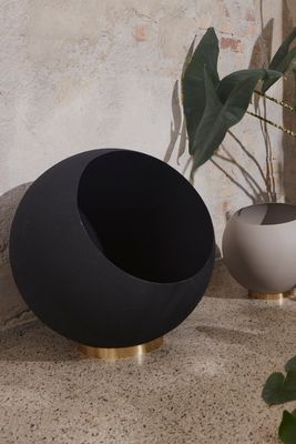AYTM Globe Kruka Svart Ø43 cm