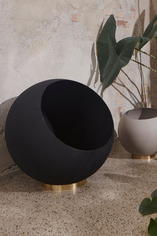 AYTM Globe Kruka Svart Ø43 cm
