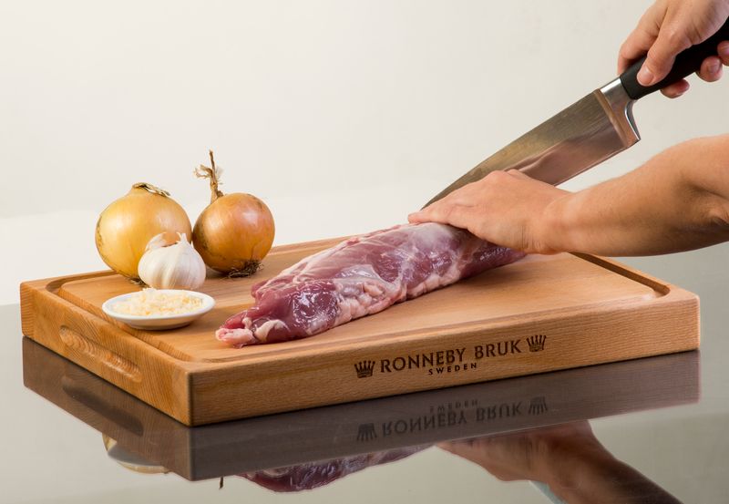 Ronneby Bruk - Skärbräda i Oljad Bok 38x52x4 cm Köttsaft ränna