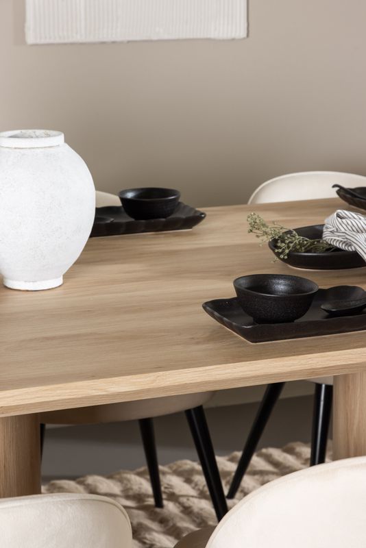 Venture Home Olivia Matbord med Velvet Matstol