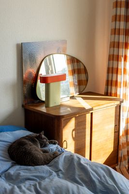 Hübsch Sleek Bordslampa Grön/Röd