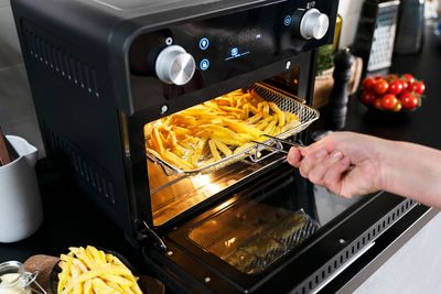Gastroback 42815 Design ugn med airfryer och pizzafunktion, 5-i-1, 22 L