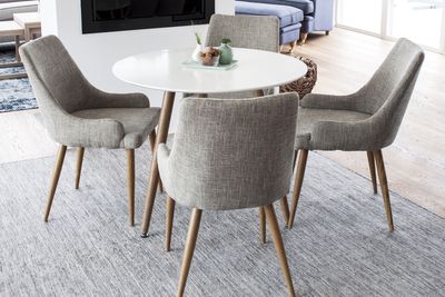 Venture Home Plaza & Polar 4 st Matstolar Grå + Runt Matbord ⌀90 Vit