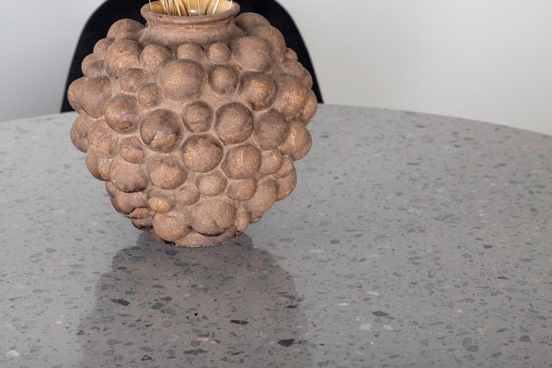 Venture Home Razzia & Polar Runt Matbord ⌀106 Grå + 4 st Matstolar Svart