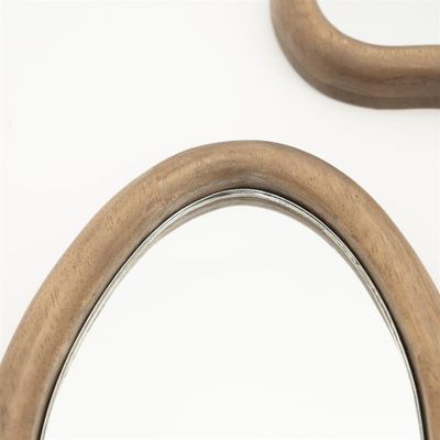 By Boo Akiro Brun Spegelset