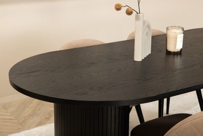 Venture Home Bianca & Velvet Ovalt Matbord 200 x 90 Svart + 4 st Matstolar Beige