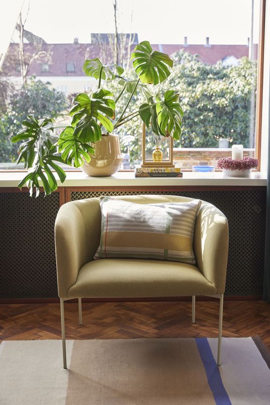 Hübsch Eyrie Loungestol Ljusgul med Ljusgröna ben