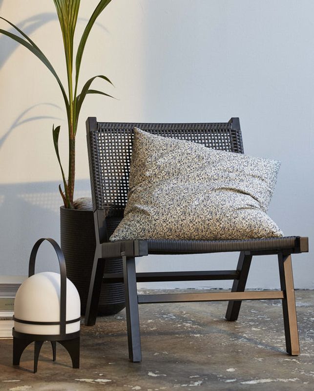 Nordal BUTO LED bärbar lampa - svart